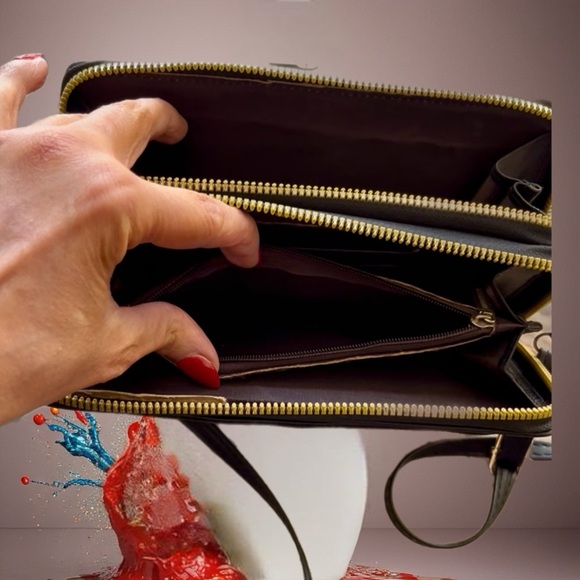 Elegant Black Crossbody Wallet Bag - Picture 10 of 13